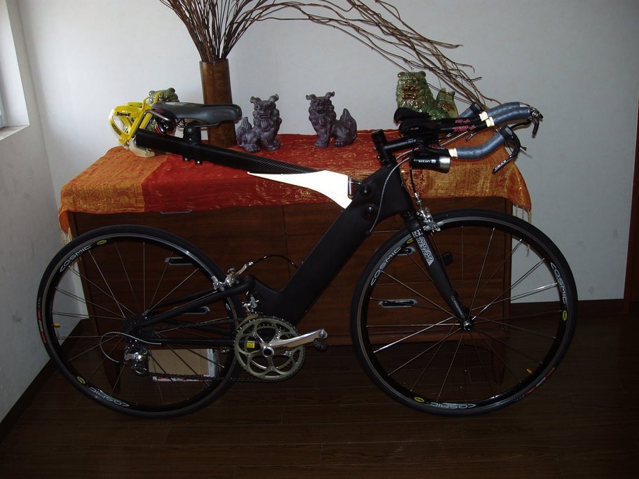 http://www.taitlink.com/HostedPics/BikeStuff/My%20Bike/P7097647.JPG